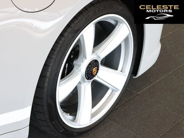PORSCHE 911 2025 — photo 6 sur 8