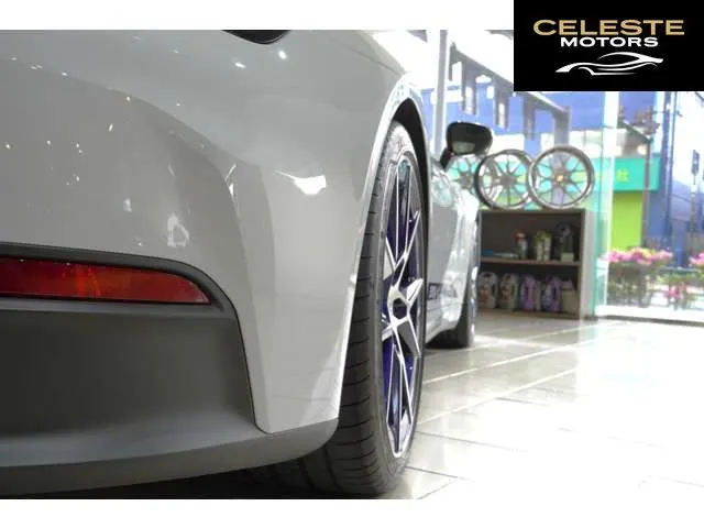 PORSCHE 911 2025 — photo 7 sur 8