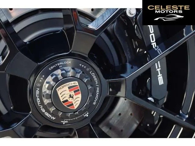PORSCHE 911 2025 — photo 3 sur 8