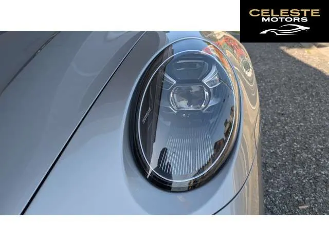 PORSCHE 911 2021 — photo 7 sur 8