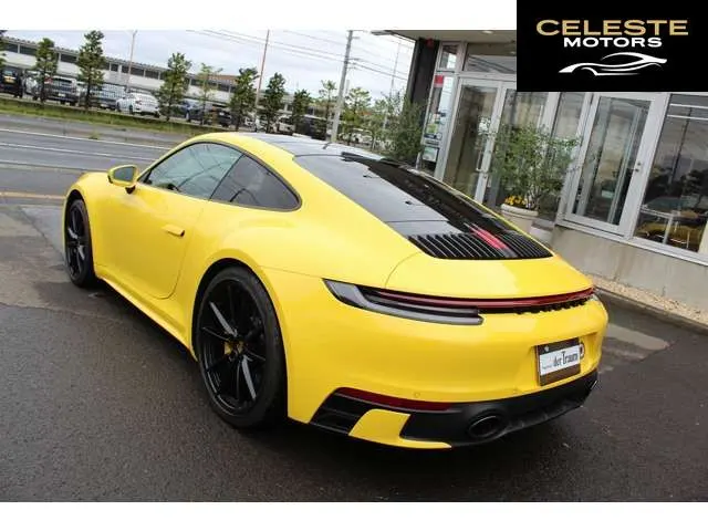 PORSCHE 911 2022 — photo 2 sur 8