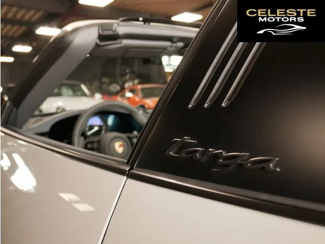 PORSCHE 911 2024 — photo 4 sur 8