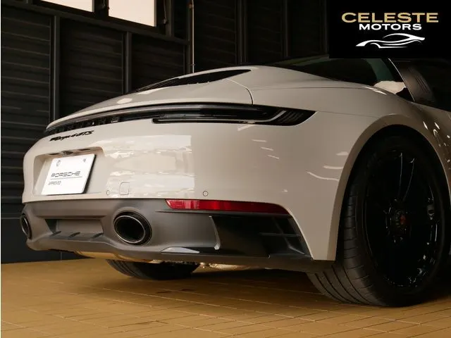 PORSCHE 911 2024 — photo 5 sur 8