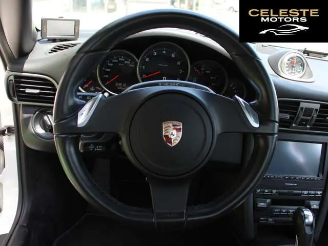 PORSCHE 911 2011 — photo 6 sur 8