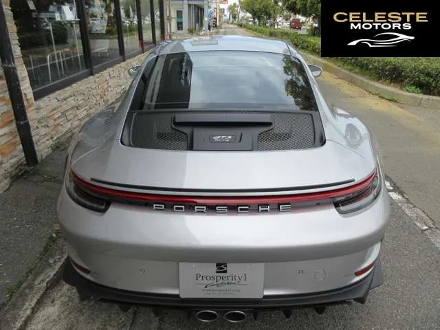 PORSCHE 911 2022 — photo 4 sur 8