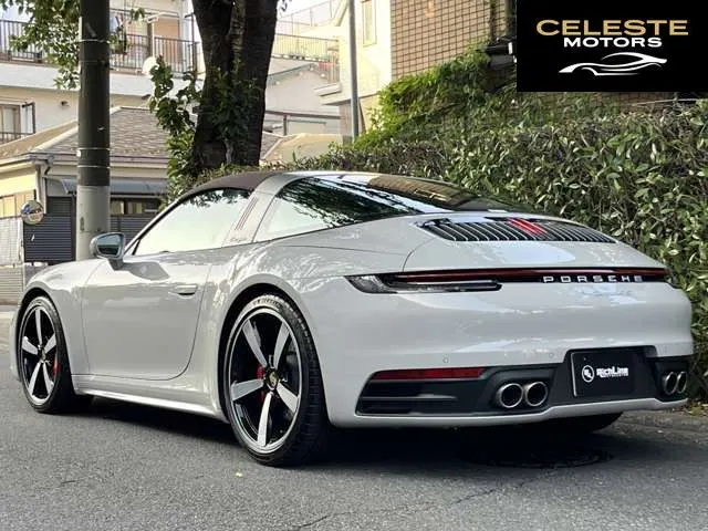 PORSCHE 911 2023 — photo 3 sur 8