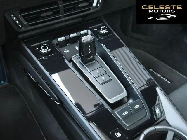 PORSCHE 911 2023 — photo 7 sur 8