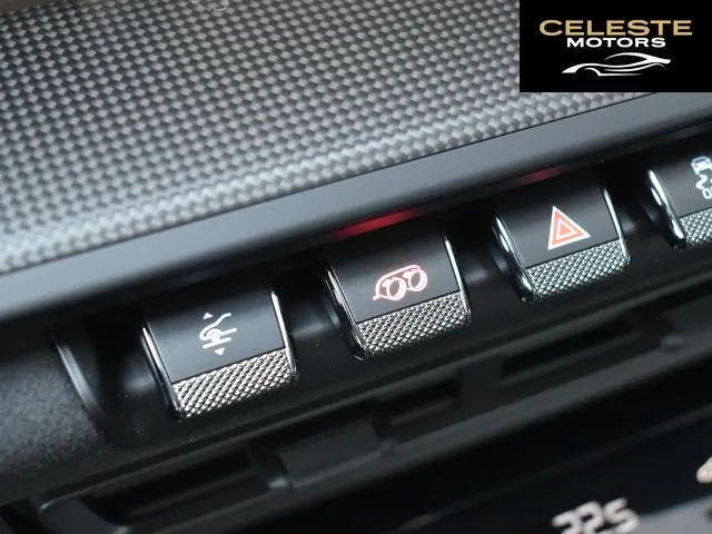 PORSCHE 911 2023 — photo 8 sur 8