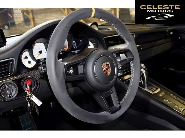 PORSCHE 911 2019 — photo 6 sur 8