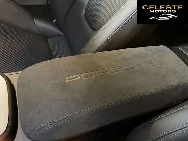 PORSCHE 911 2023 — photo 5 sur 8