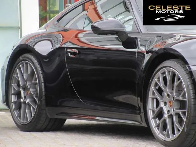 PORSCHE 911 2025 — photo 6 sur 8