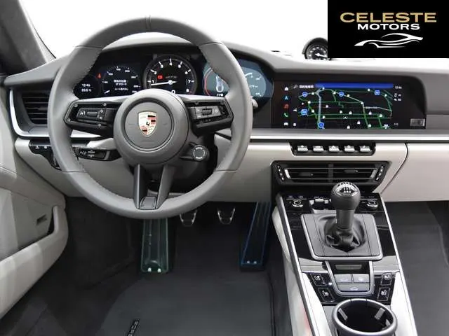 PORSCHE 911 2024 — photo 8 sur 8