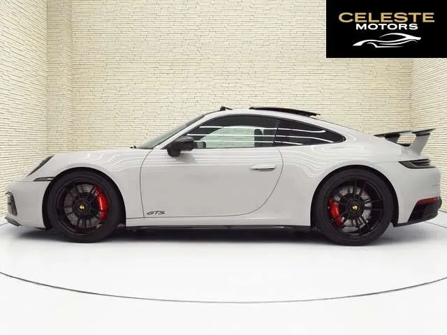 PORSCHE 911 2023 — photo 2 sur 8