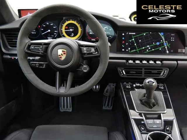 PORSCHE 911 2023 — photo 8 sur 8