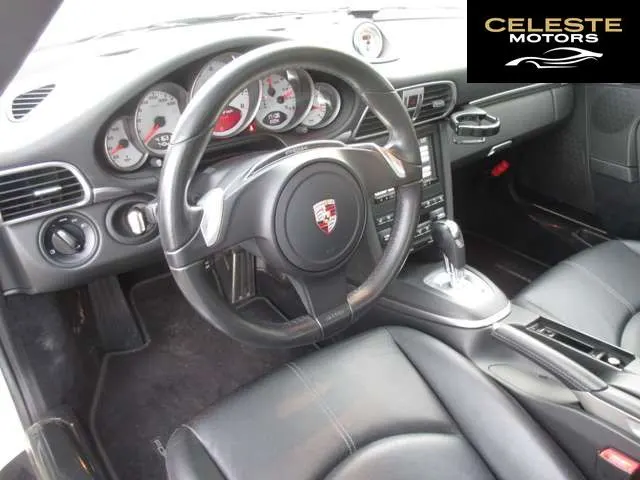 PORSCHE 911 2012 — photo 7 sur 8