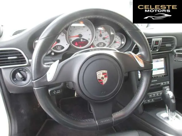 PORSCHE 911 2012 — photo 8 sur 8
