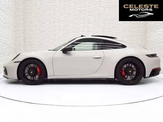 PORSCHE 911 2024 — photo 2 sur 8