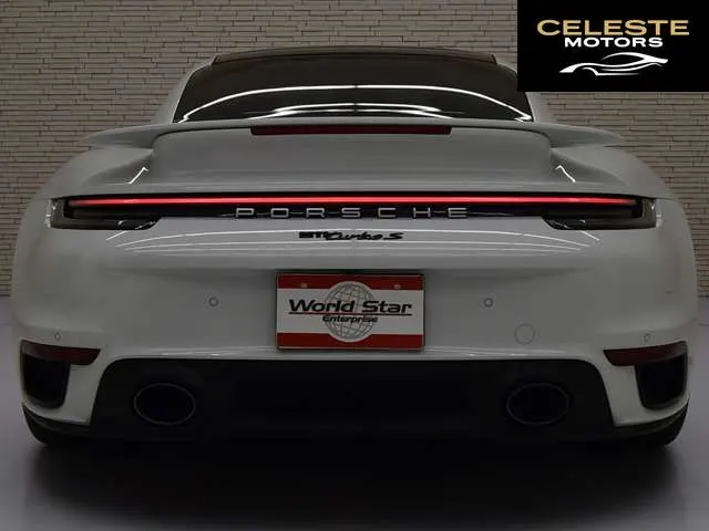 PORSCHE 911 2021 — photo 4 sur 8