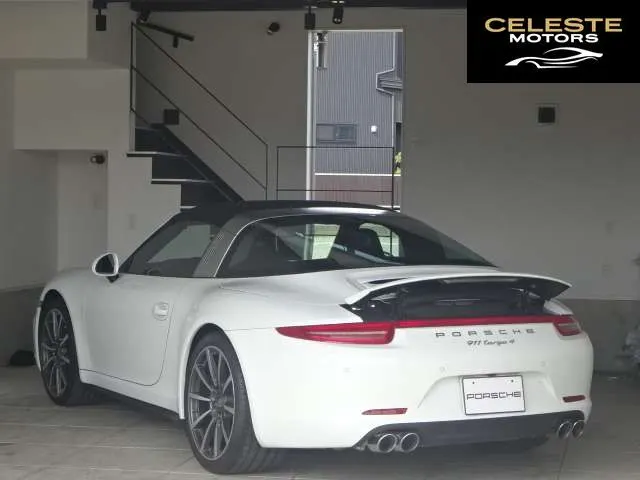 PORSCHE 911 2015 — photo 7 sur 8
