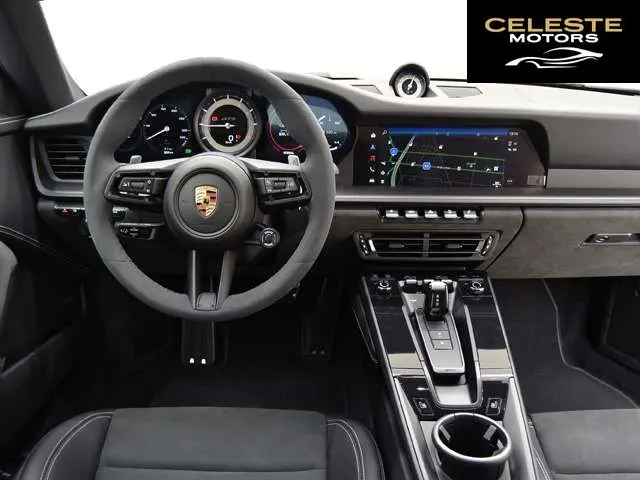 PORSCHE 911 2023 — photo 8 sur 8