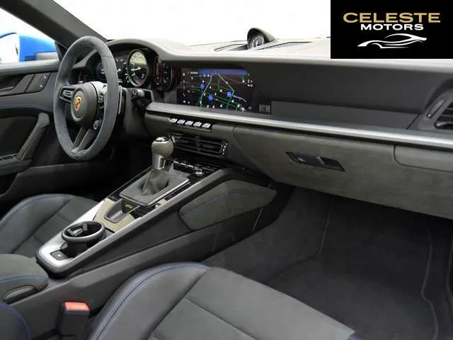 PORSCHE 911 2023 — photo 6 sur 8