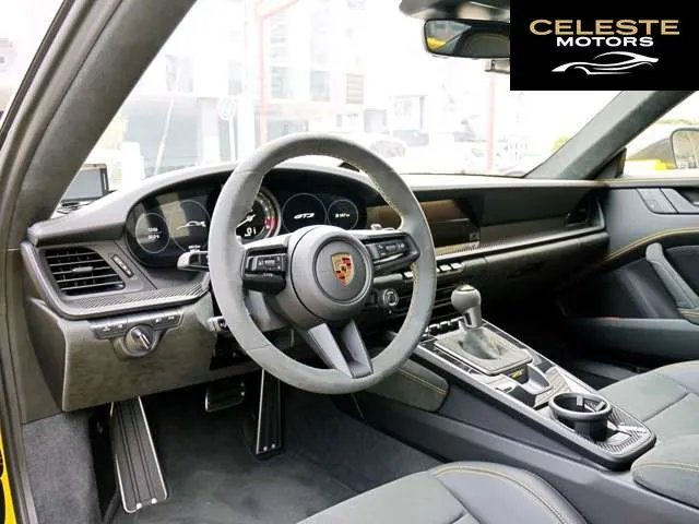 PORSCHE 911 2022 — photo 6 sur 8