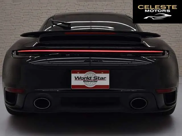 PORSCHE 911 2021 — photo 4 sur 8