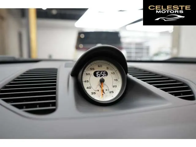 PORSCHE 911 2019 — photo 6 sur 8