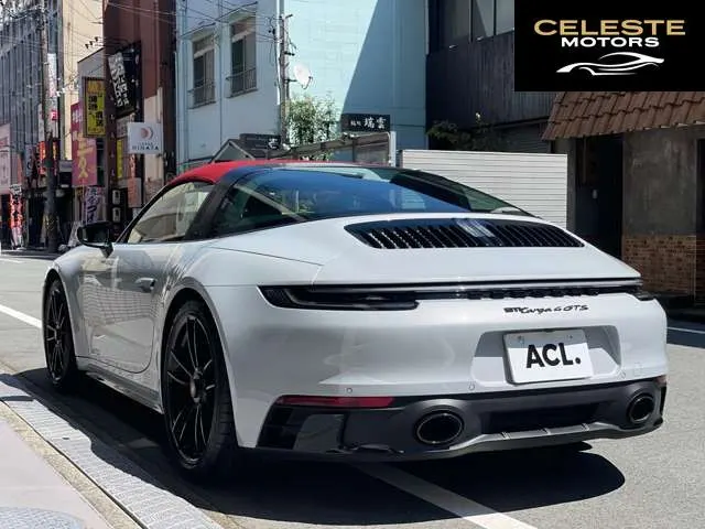 PORSCHE 911 2023 — photo 6 sur 8