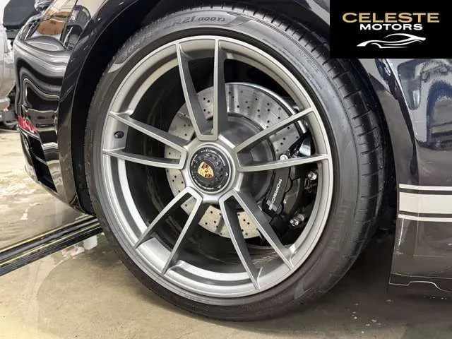 PORSCHE 911 2025 — photo 7 sur 8
