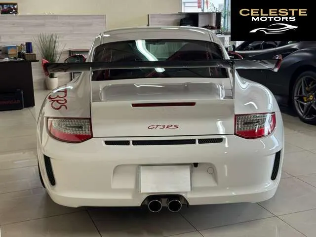 PORSCHE 911 2011 — photo 6 sur 8