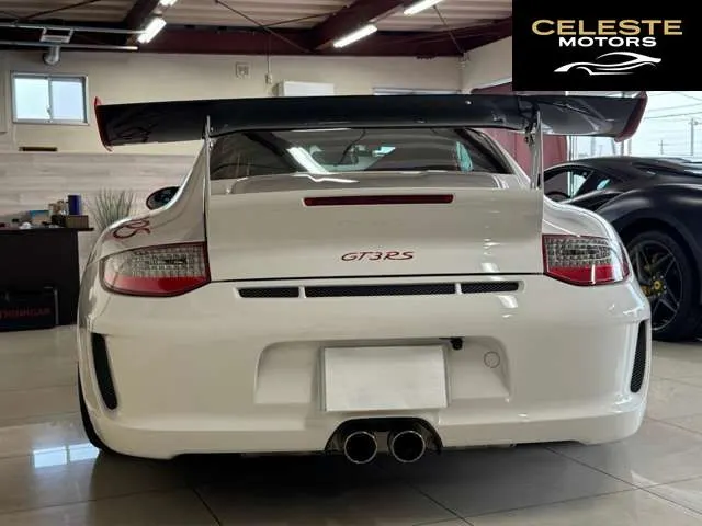 PORSCHE 911 2011 — photo 7 sur 8