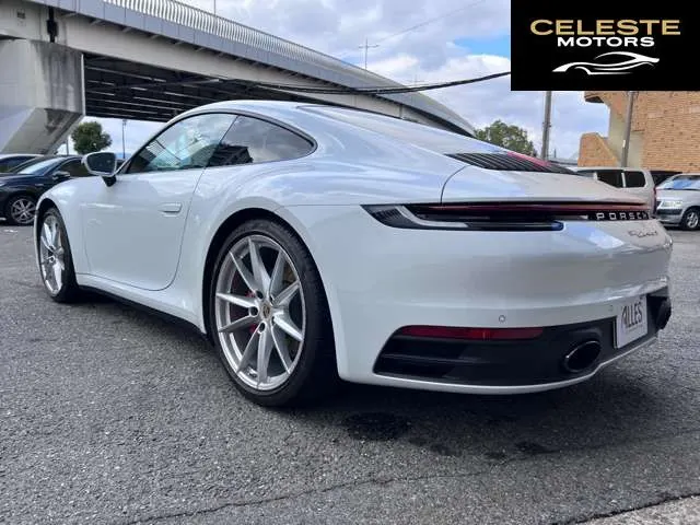 PORSCHE 911 2021 — photo 6 sur 8