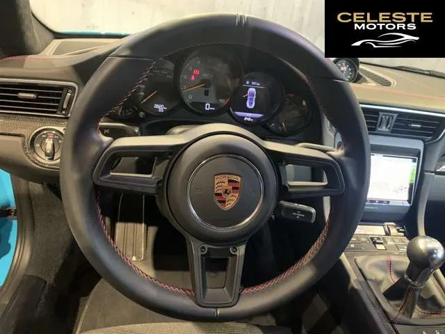 PORSCHE 911 2018 — photo 8 sur 8