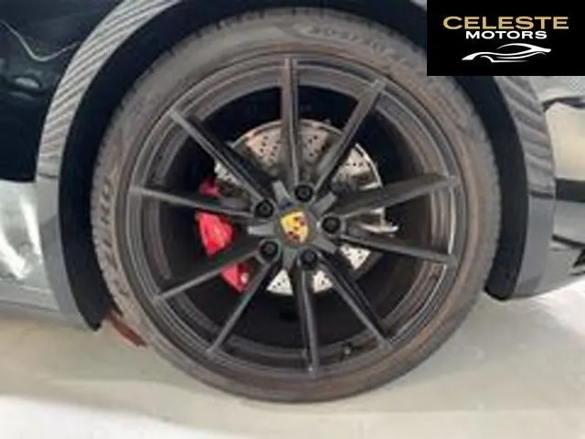 PORSCHE 911 2022 — photo 7 sur 8