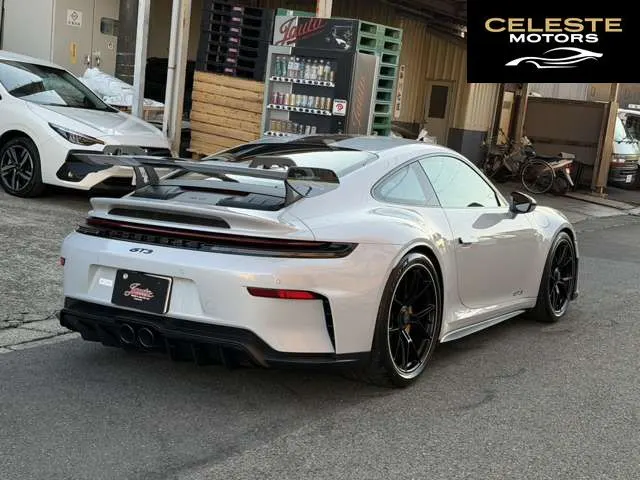 PORSCHE 911 2025 — photo 8 sur 8