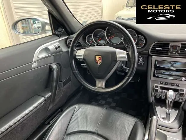 PORSCHE 911 2005 — photo 7 sur 8