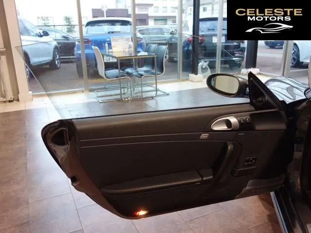 PORSCHE 911 2004 — photo 6 sur 8