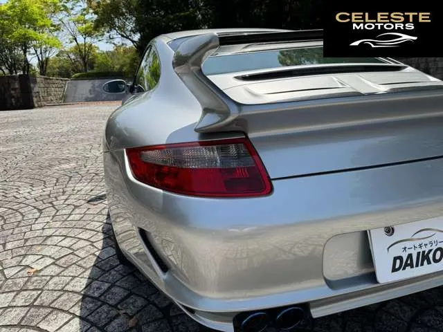 PORSCHE 911 2005 — photo 8 sur 8
