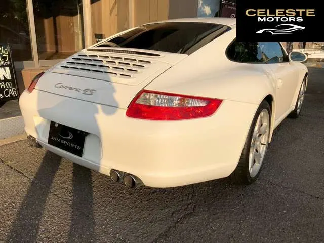 PORSCHE 911 2006 — photo 7 sur 8