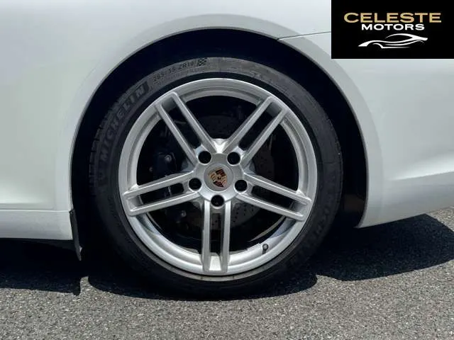 PORSCHE 911 2012 — photo 8 sur 8