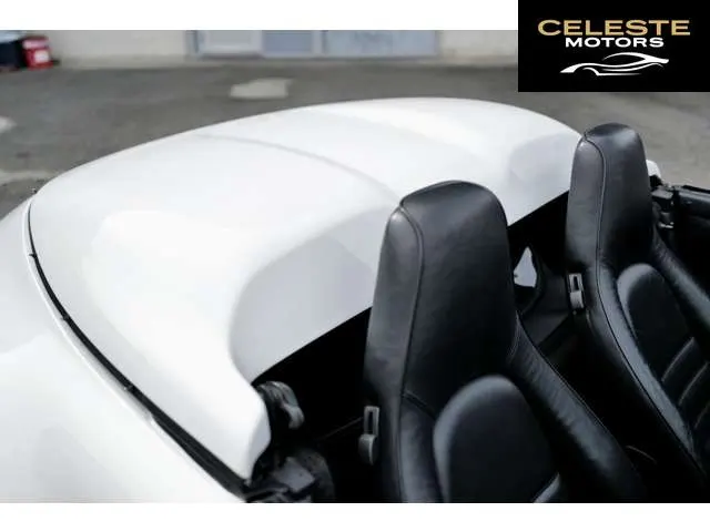 PORSCHE 911 2021 — photo 8 sur 8
