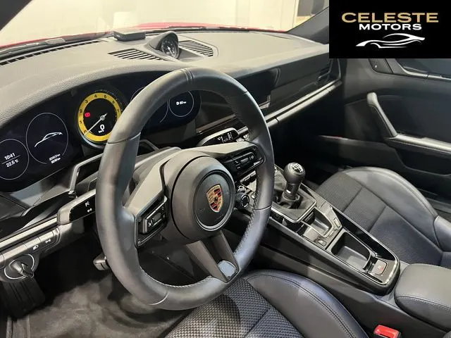 PORSCHE 911 2023 — photo 6 sur 8