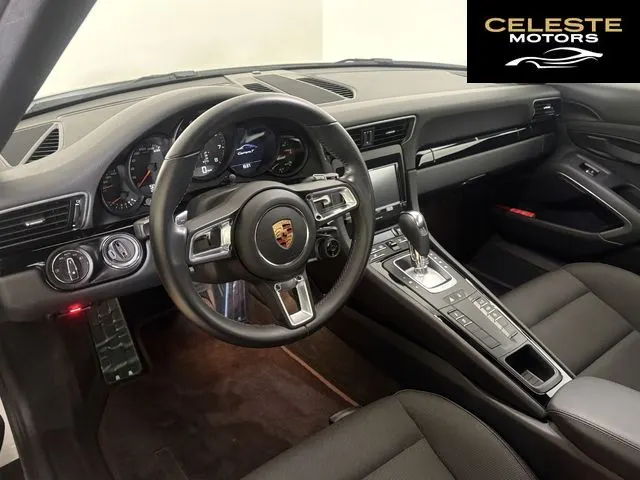 PORSCHE 911 2018 — photo 8 sur 8