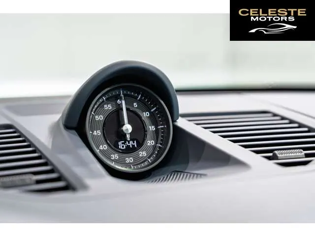 PORSCHE 911 2025 — photo 5 sur 8