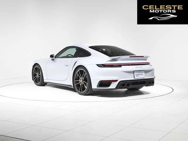 PORSCHE 911 2021 — photo 4 sur 8