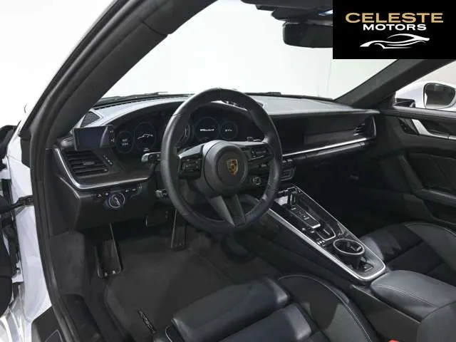 PORSCHE 911 2021 — photo 6 sur 8
