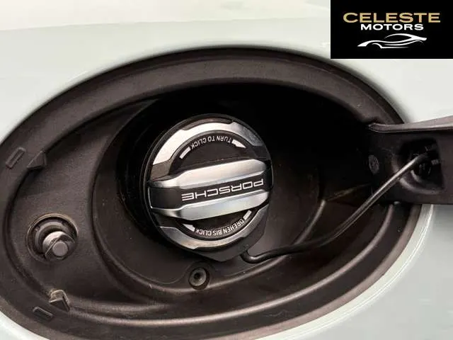 PORSCHE 911 2025 — photo 4 sur 8