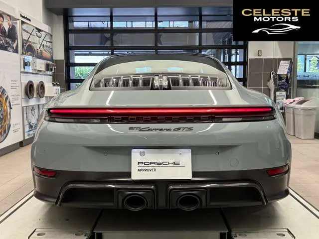 PORSCHE 911 2025 — photo 5 sur 8