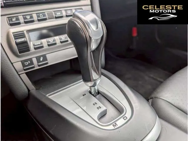 PORSCHE 911 2005 — photo 7 sur 8